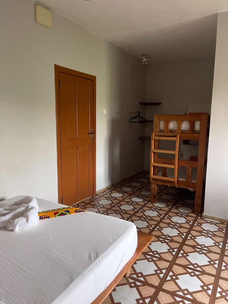 Afiki Hotel Elmina Bagian luar foto