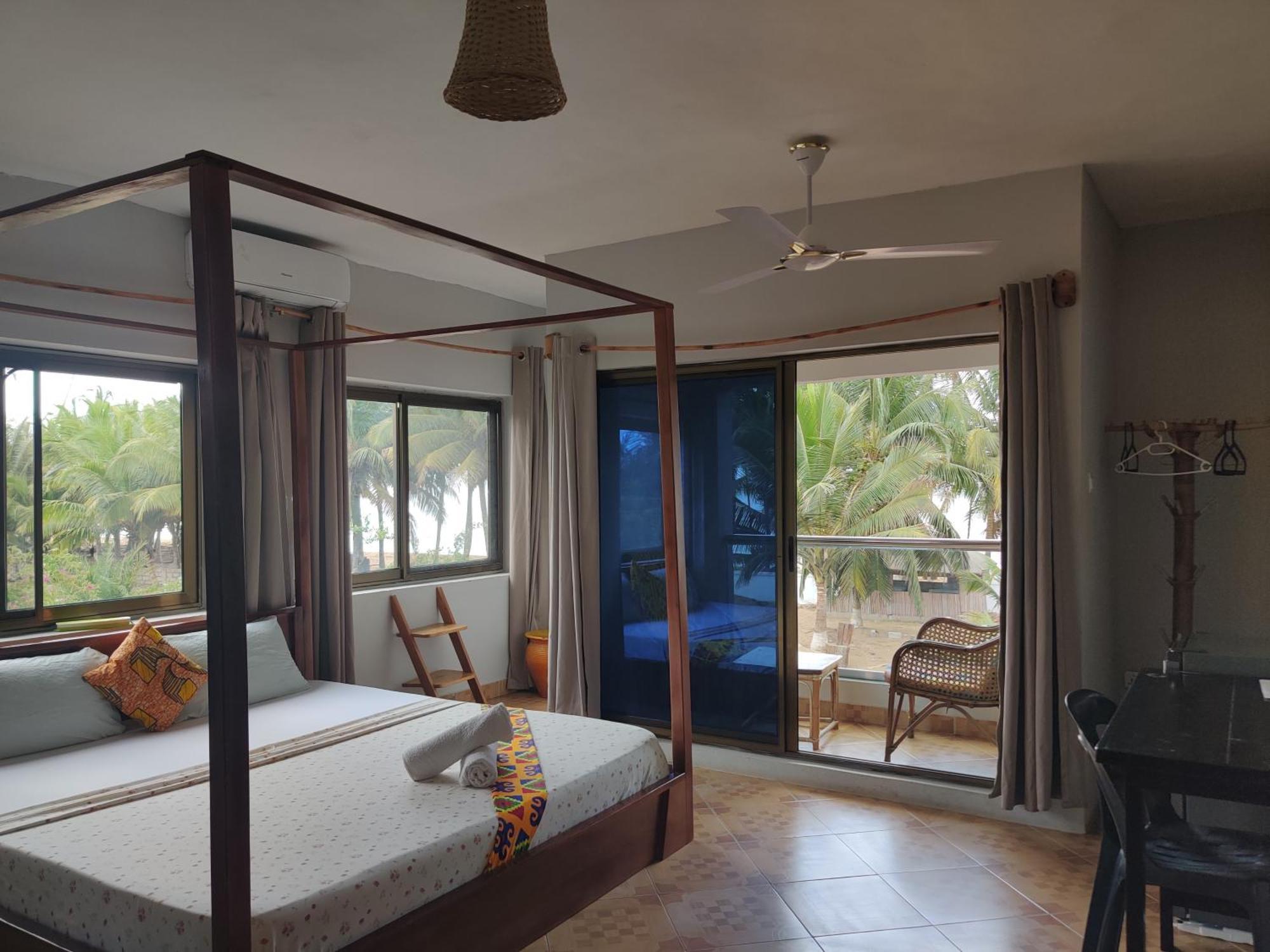 Afiki Hotel Elmina Bagian luar foto