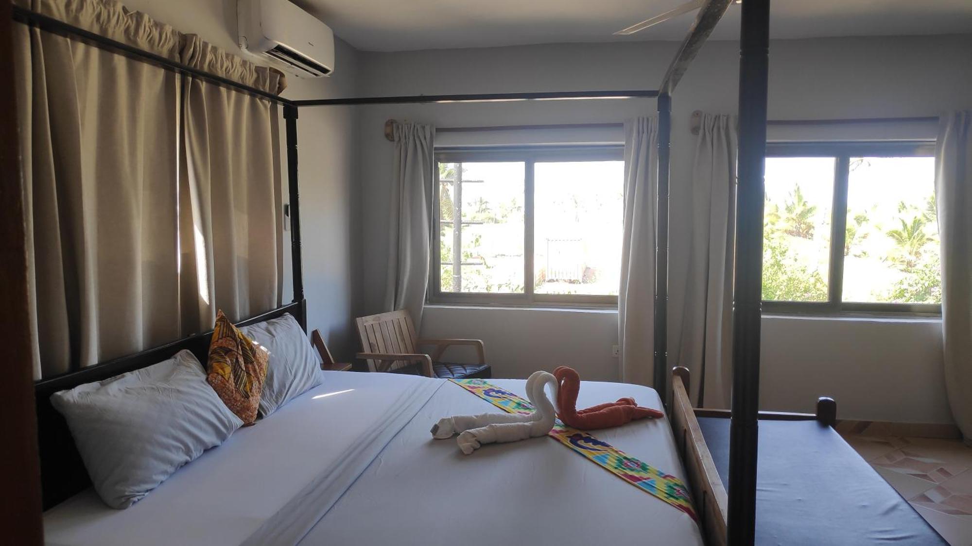 Afiki Hotel Elmina Bagian luar foto