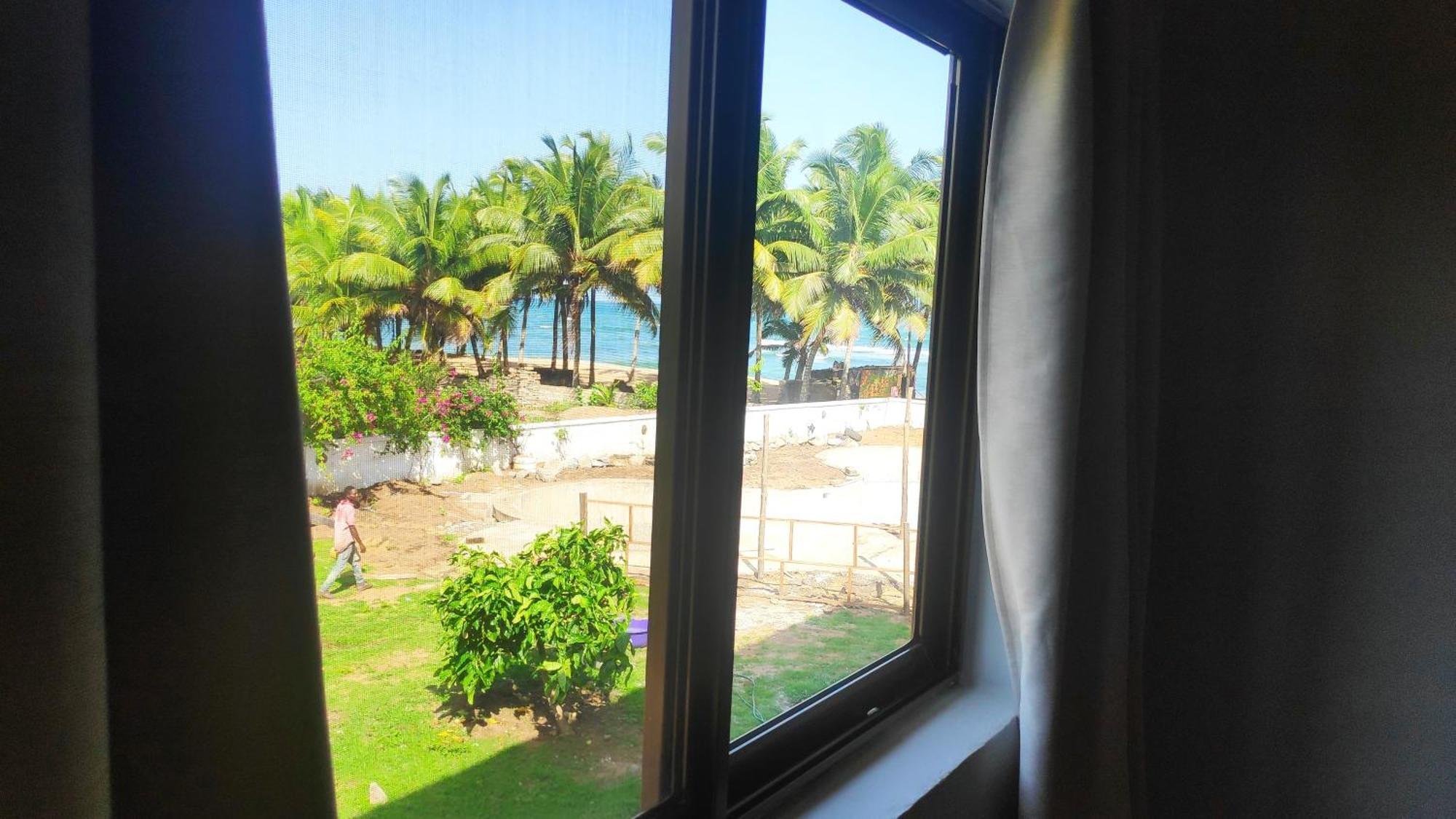 Afiki Hotel Elmina Bagian luar foto