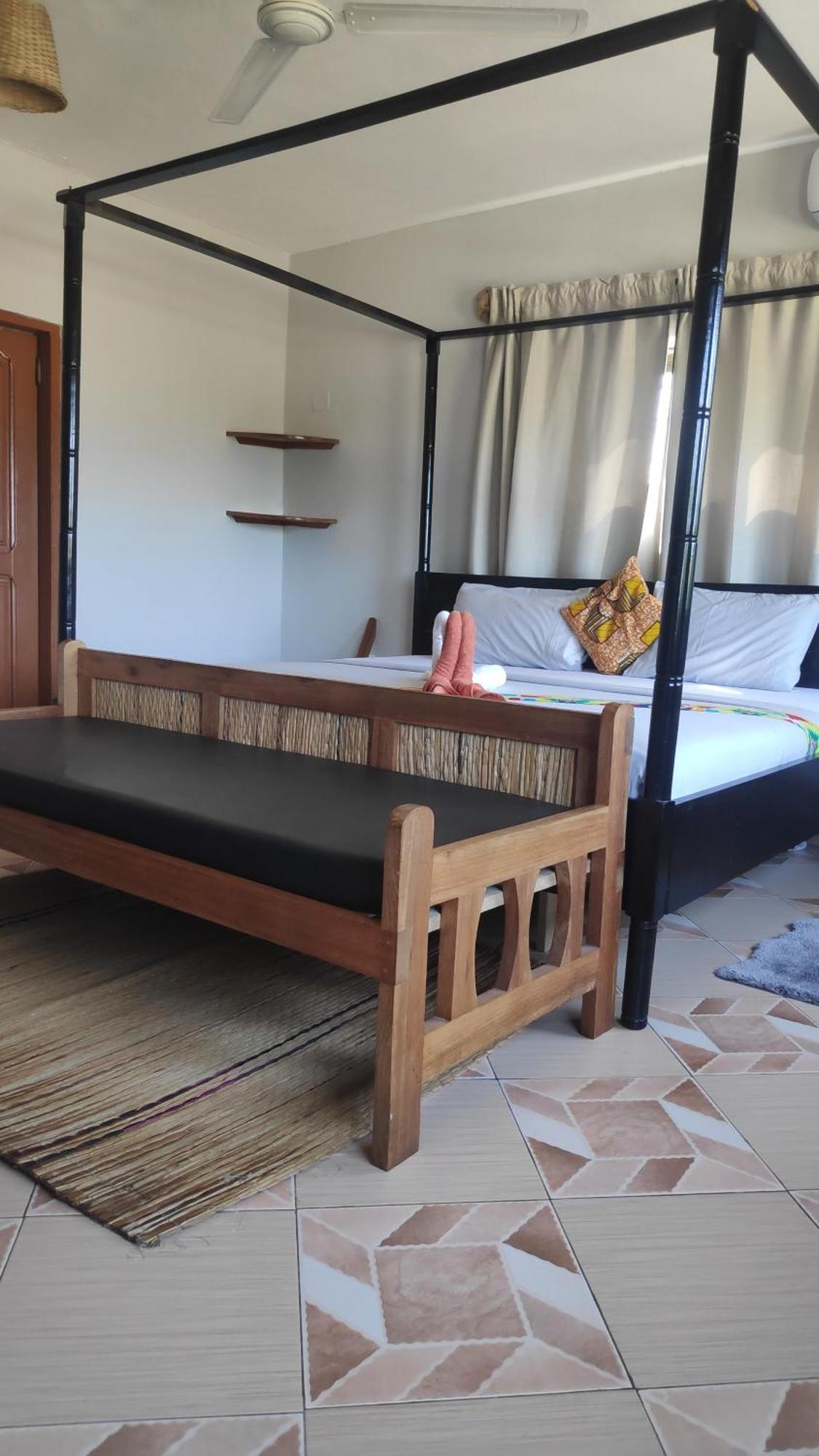 Afiki Hotel Elmina Bagian luar foto