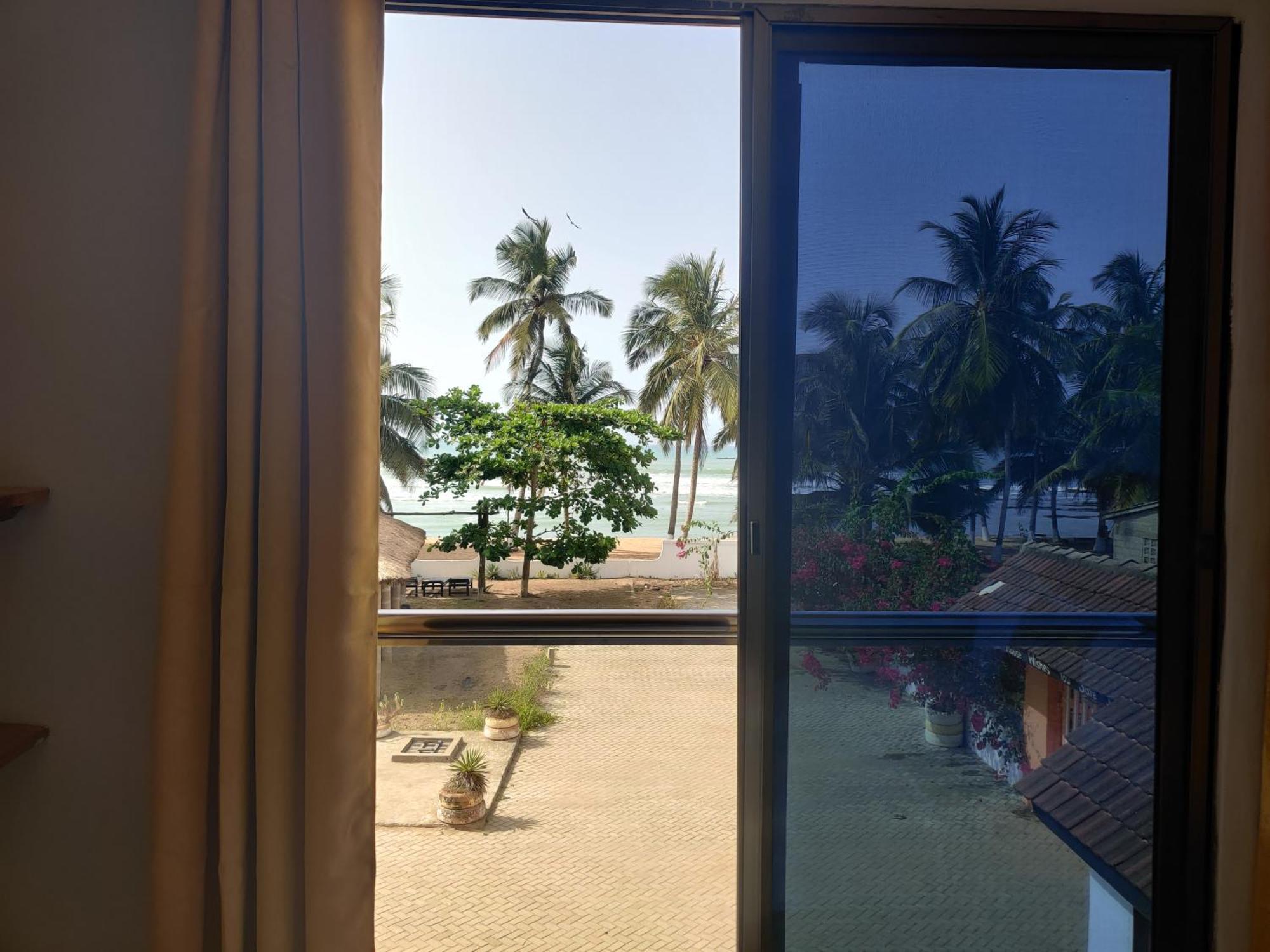 Afiki Hotel Elmina Bagian luar foto