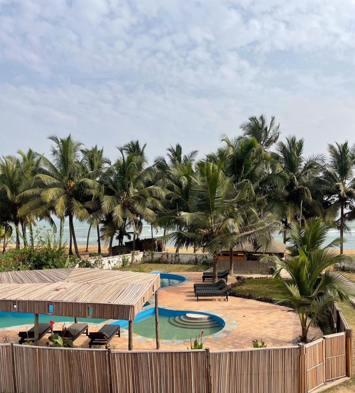 Afiki Hotel Elmina Bagian luar foto