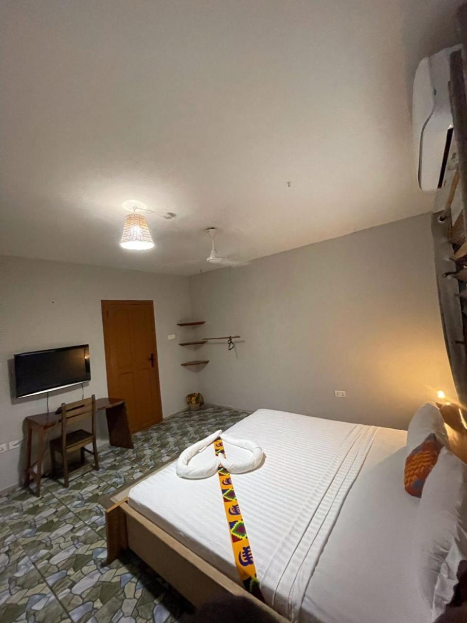 Afiki Hotel Elmina Bagian luar foto
