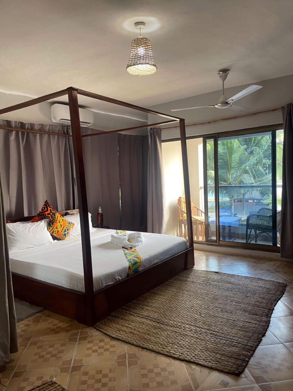 Afiki Hotel Elmina Bagian luar foto